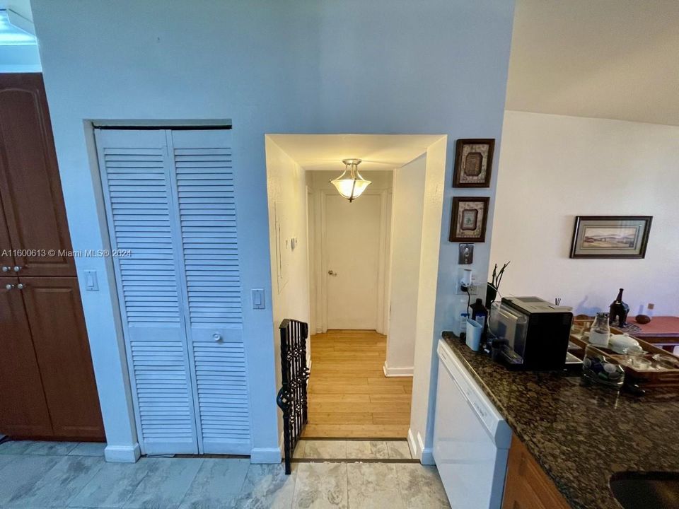 Active With Contract: $3,000 (3 beds, 2 baths, 1446 Square Feet)