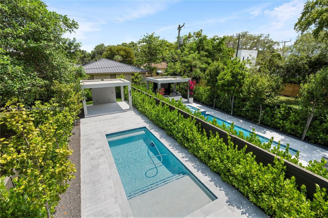 Recently Sold: $2,800,000 (3 beds, 4 baths, 2644 Square Feet)