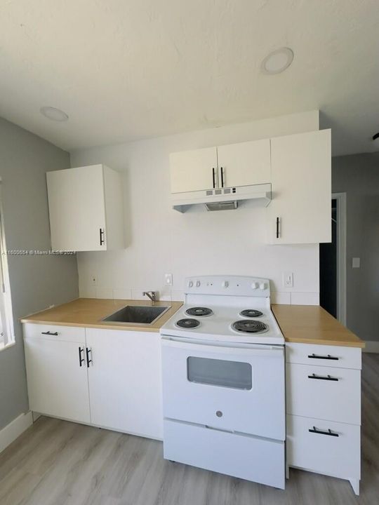 Recently Rented: $1,800 (1 beds, 1 baths, 500 Square Feet)