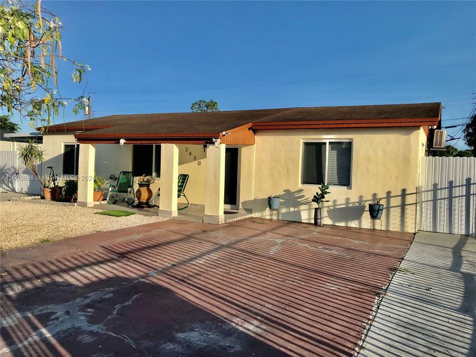 Active With Contract: $580,000 (5 beds, 3 baths, 0 Square Feet)