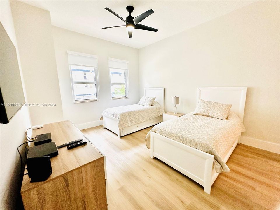 For Rent: $4,500 (2 beds, 2 baths, 1190 Square Feet)