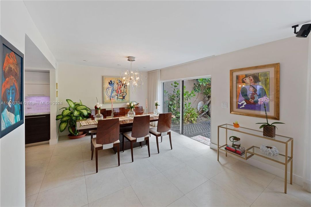 Active With Contract: $640,000 (3 beds, 2 baths, 2470 Square Feet)