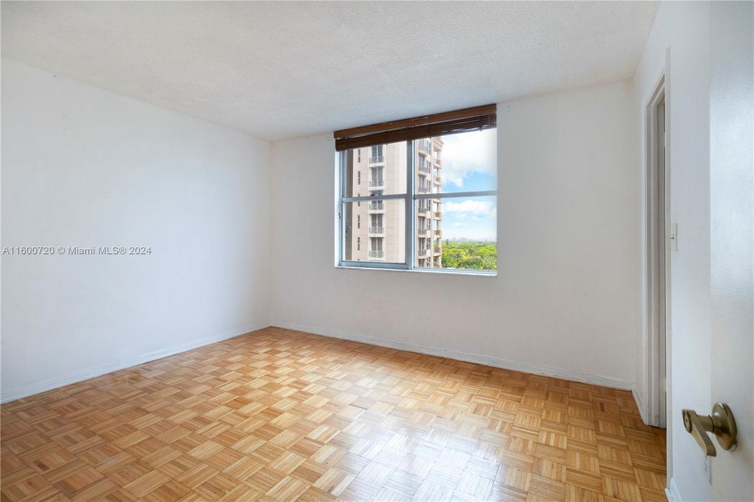 For Sale: $549,500 (2 beds, 2 baths, 1266 Square Feet)