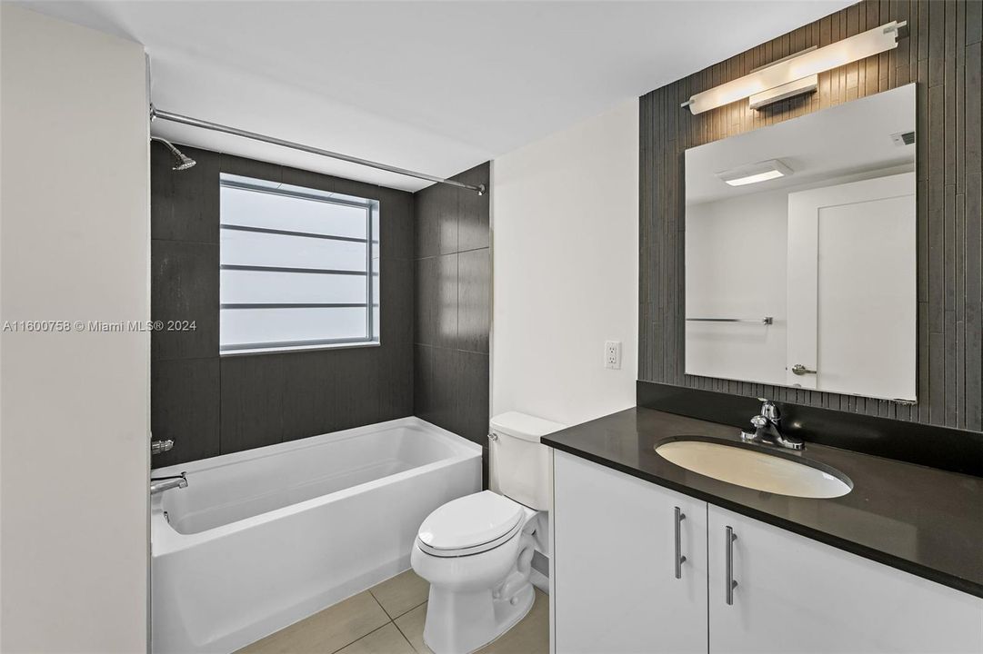 Active With Contract: $2,915 (1 beds, 1 baths, 671 Square Feet)