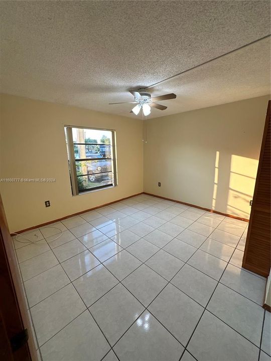 Active With Contract: $2,500 (2 beds, 2 baths, 1170 Square Feet)