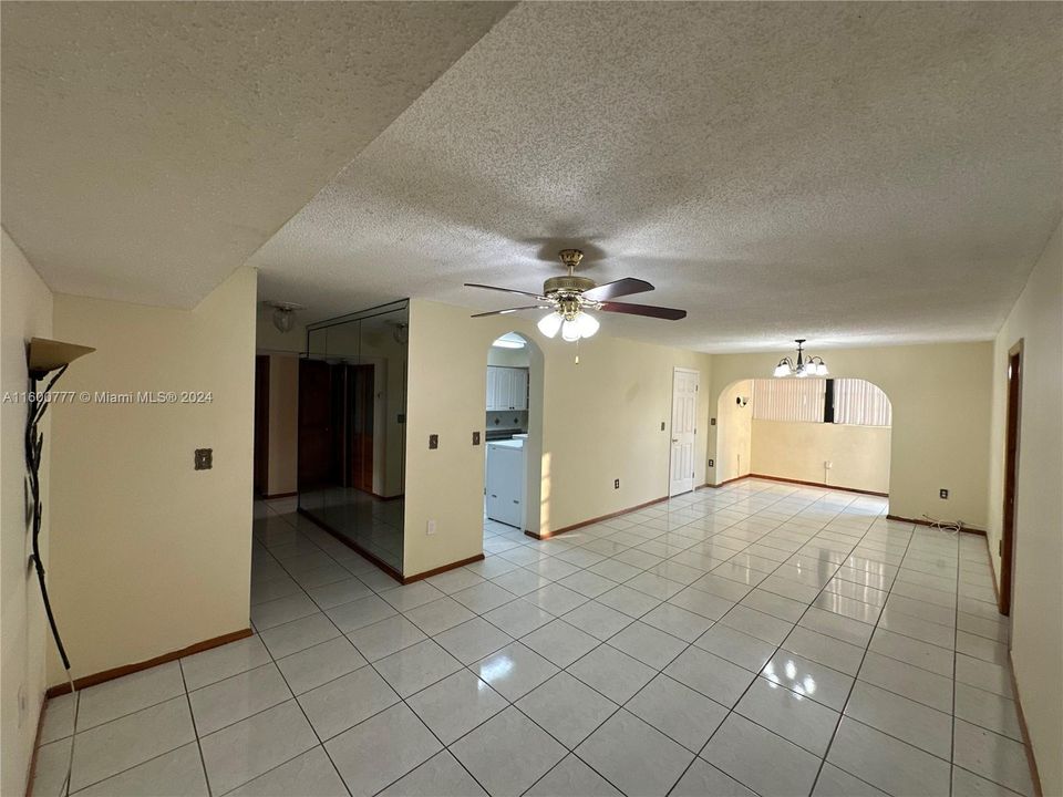 Active With Contract: $2,500 (2 beds, 2 baths, 1170 Square Feet)