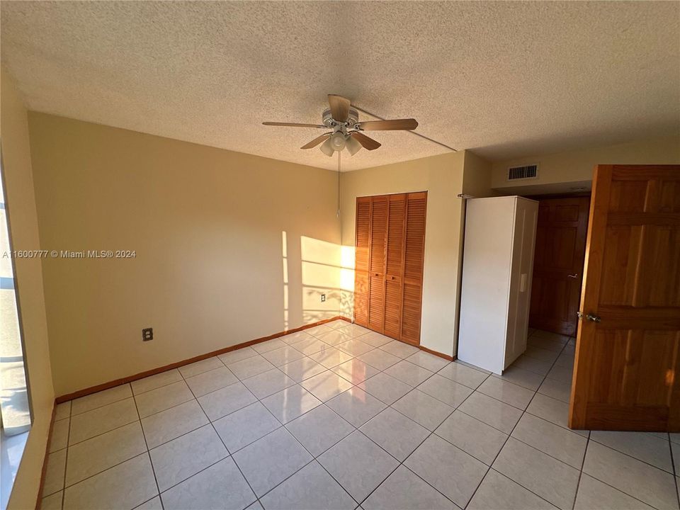 Active With Contract: $2,500 (2 beds, 2 baths, 1170 Square Feet)