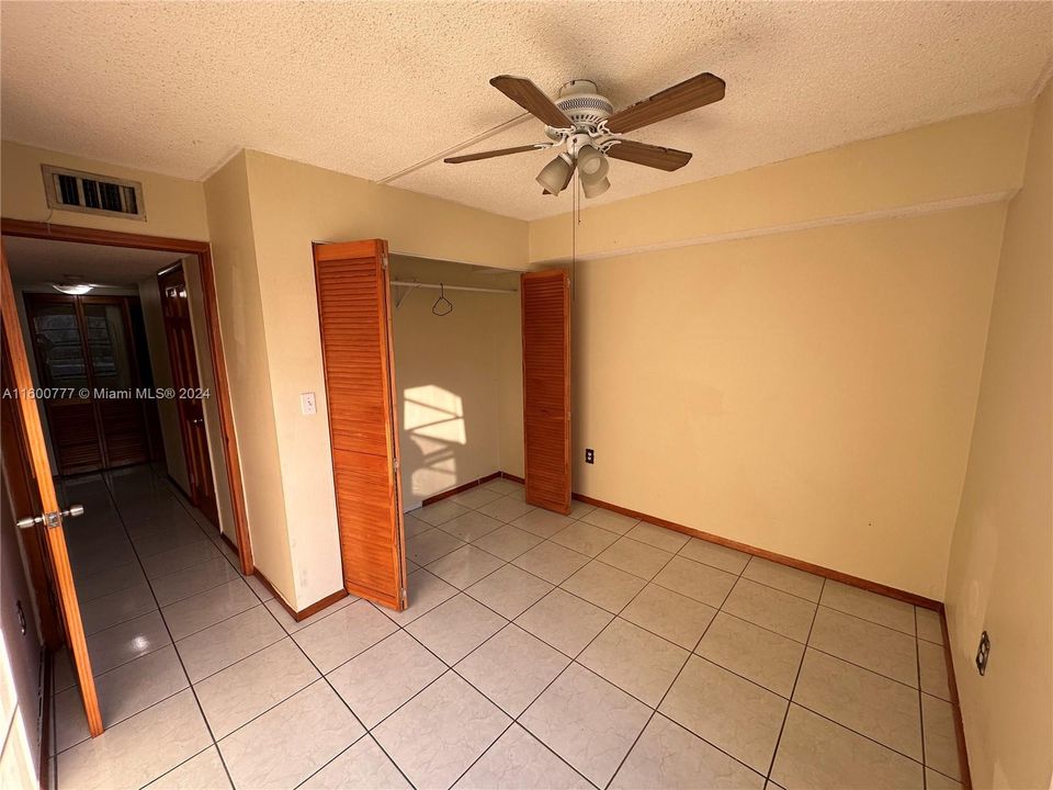 Active With Contract: $2,500 (2 beds, 2 baths, 1170 Square Feet)