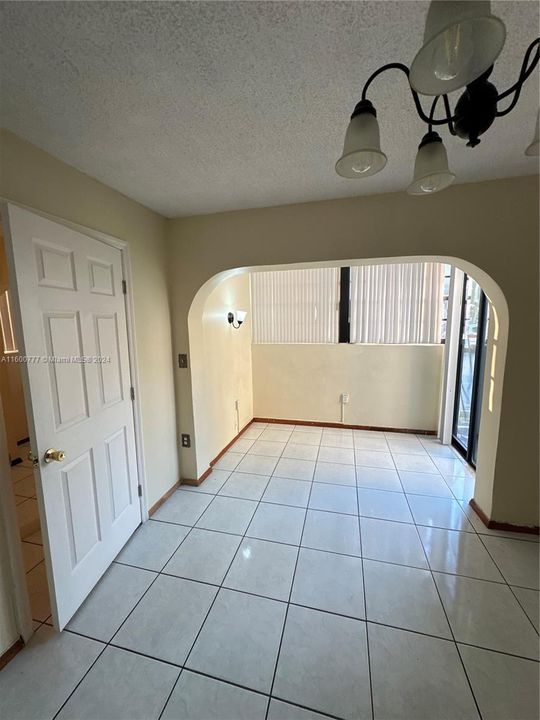 Active With Contract: $2,500 (2 beds, 2 baths, 1170 Square Feet)