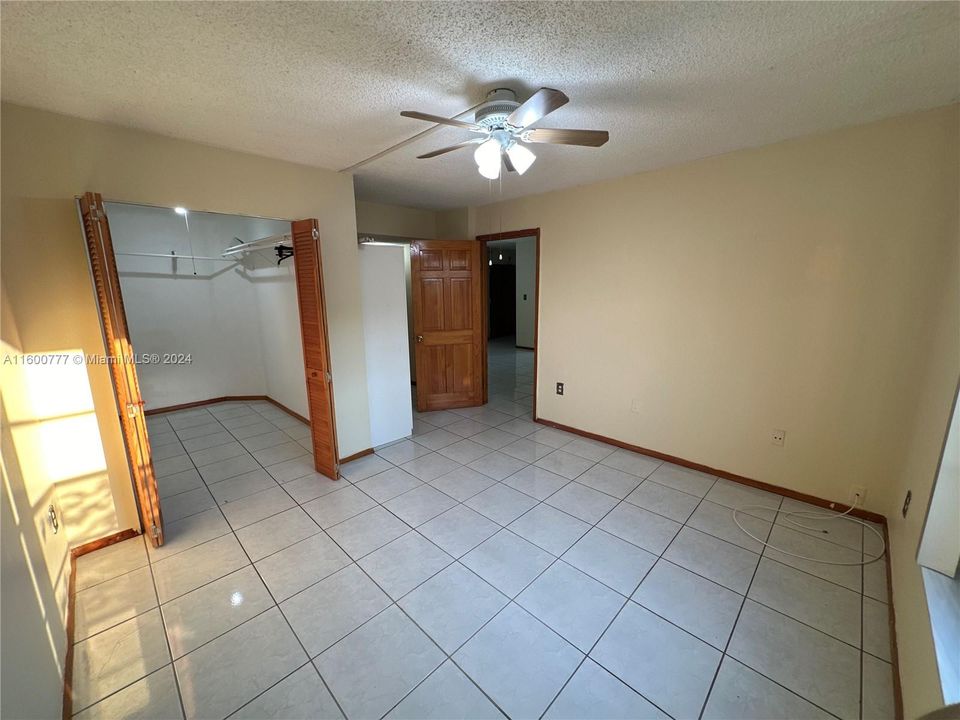 Active With Contract: $2,500 (2 beds, 2 baths, 1170 Square Feet)