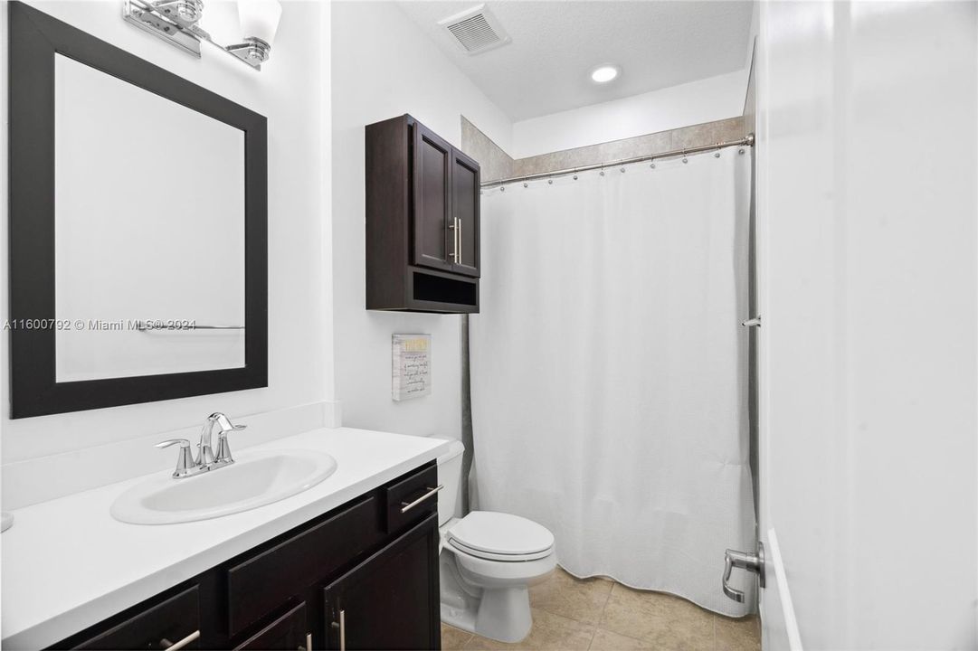 Active With Contract: $3,600 (3 beds, 2 baths, 1692 Square Feet)