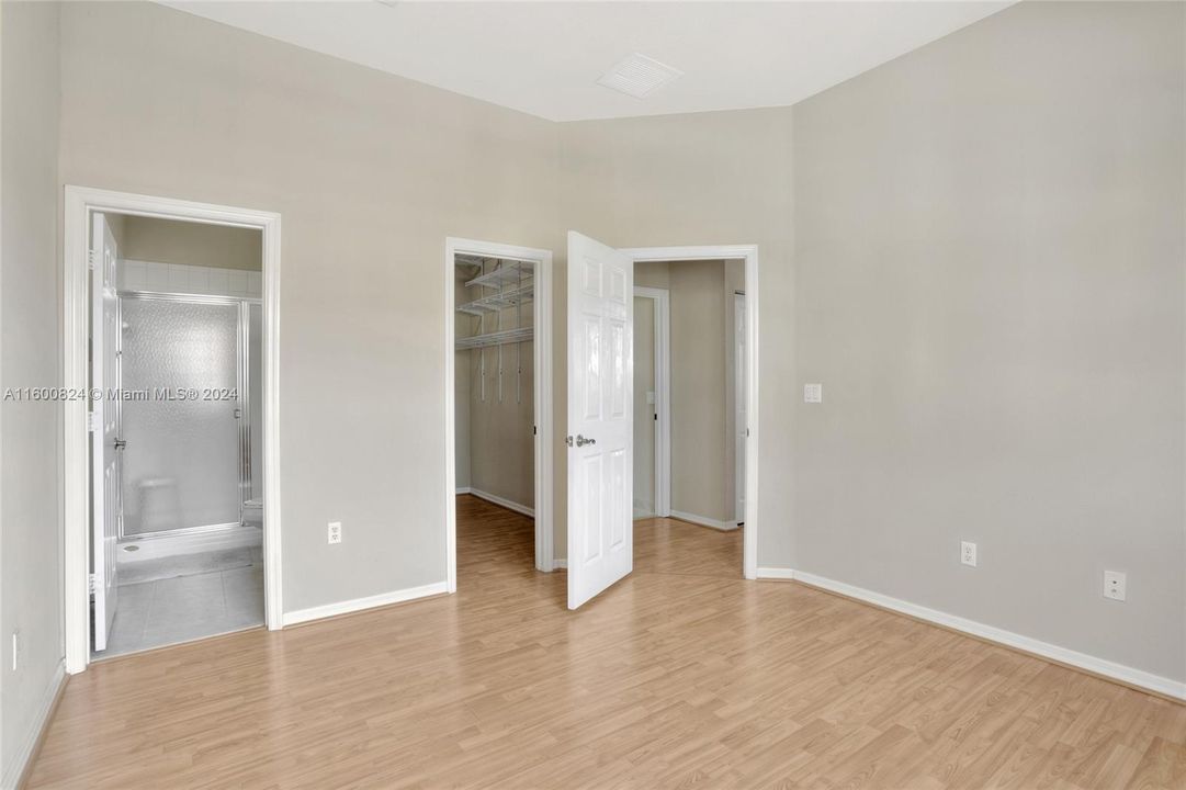 For Rent: $2,500 (2 beds, 2 baths, 1077 Square Feet)