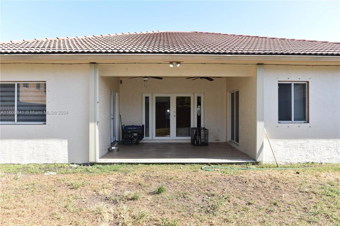 Recently Sold: $670,000 (3 beds, 2 baths, 1752 Square Feet)