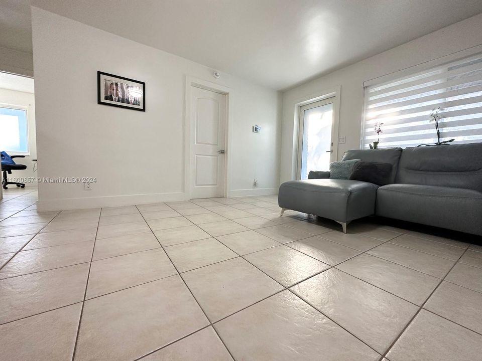 Active With Contract: $2,500 (3 beds, 2 baths, 2102 Square Feet)