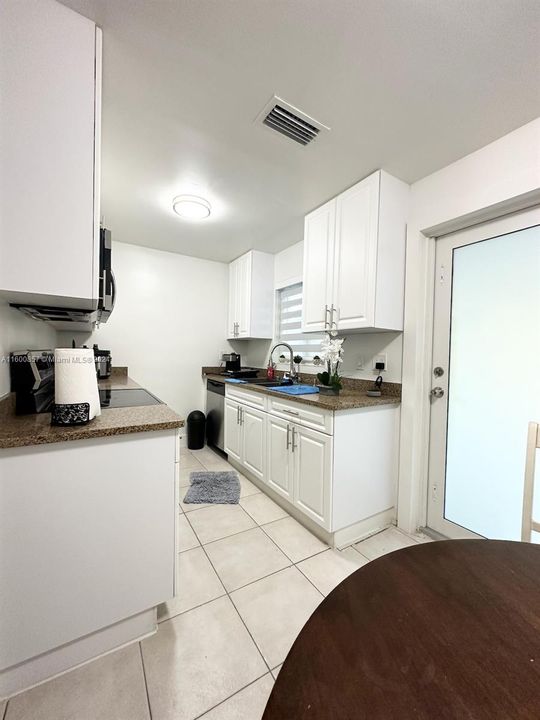 Active With Contract: $2,500 (3 beds, 2 baths, 2102 Square Feet)