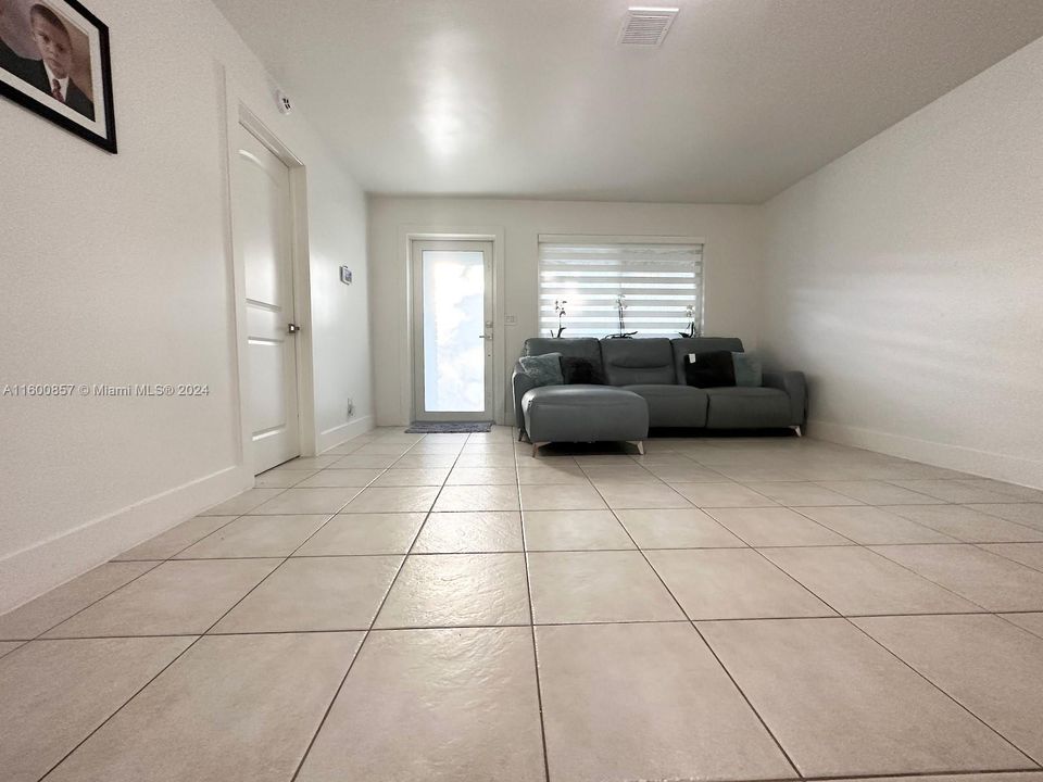 Active With Contract: $2,500 (3 beds, 2 baths, 2102 Square Feet)