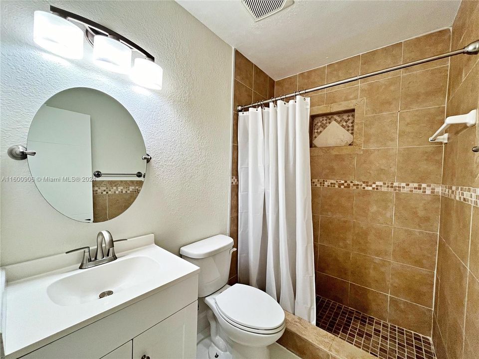 Recently Rented: $3,400 (3 beds, 2 baths, 1996 Square Feet)