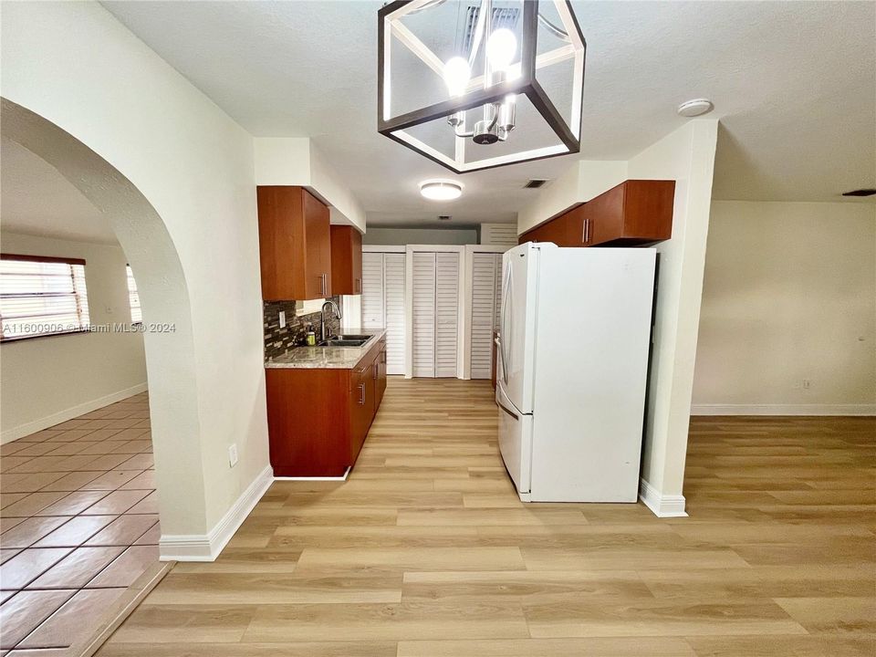 Recently Rented: $3,400 (3 beds, 2 baths, 1996 Square Feet)