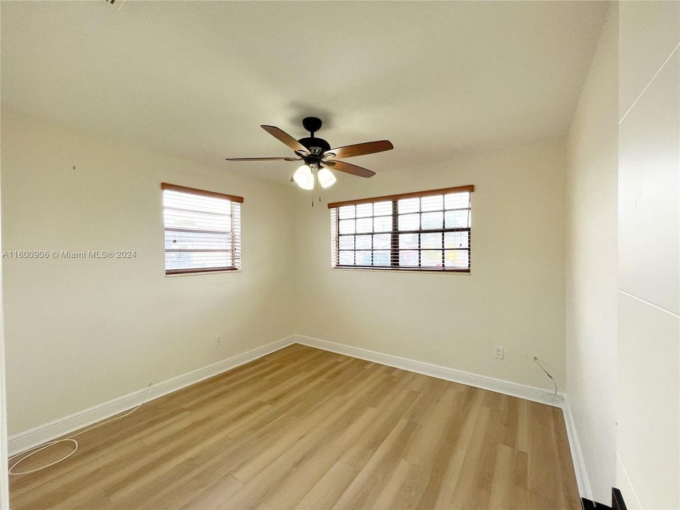 Recently Rented: $3,400 (3 beds, 2 baths, 1996 Square Feet)