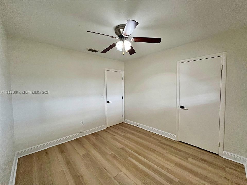 Recently Rented: $3,400 (3 beds, 2 baths, 1996 Square Feet)