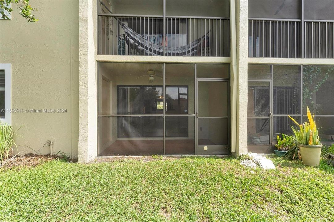 Active With Contract: $2,600 (2 beds, 2 baths, 1256 Square Feet)