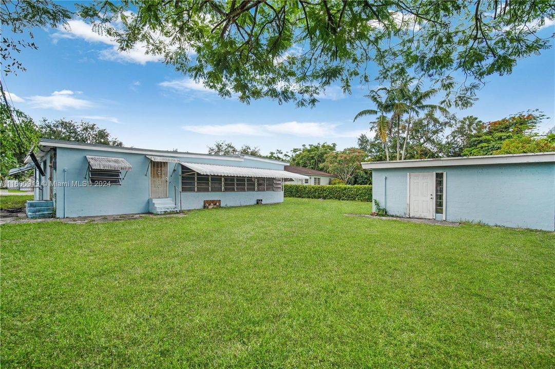 For Sale: $799,000 (3 beds, 2 baths, 2656 Square Feet)