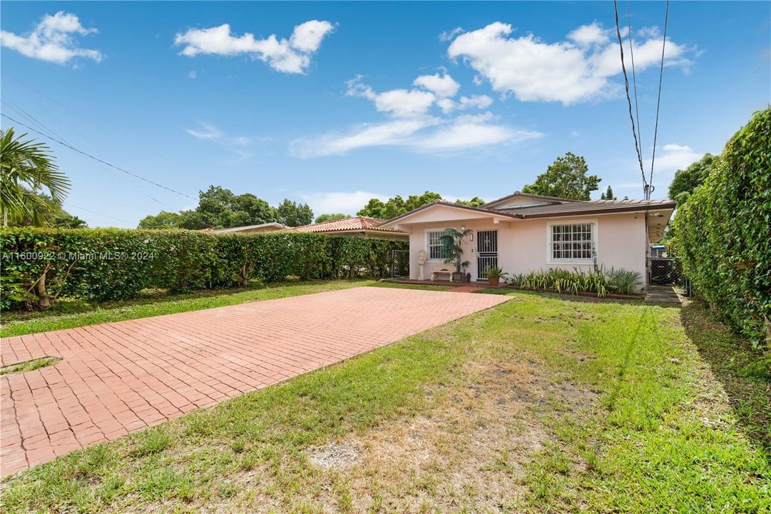 For Sale: $850,000 (3 beds, 2 baths, 1500 Square Feet)