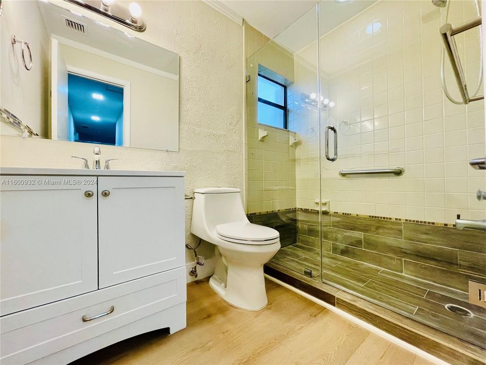 2nd Bathroom