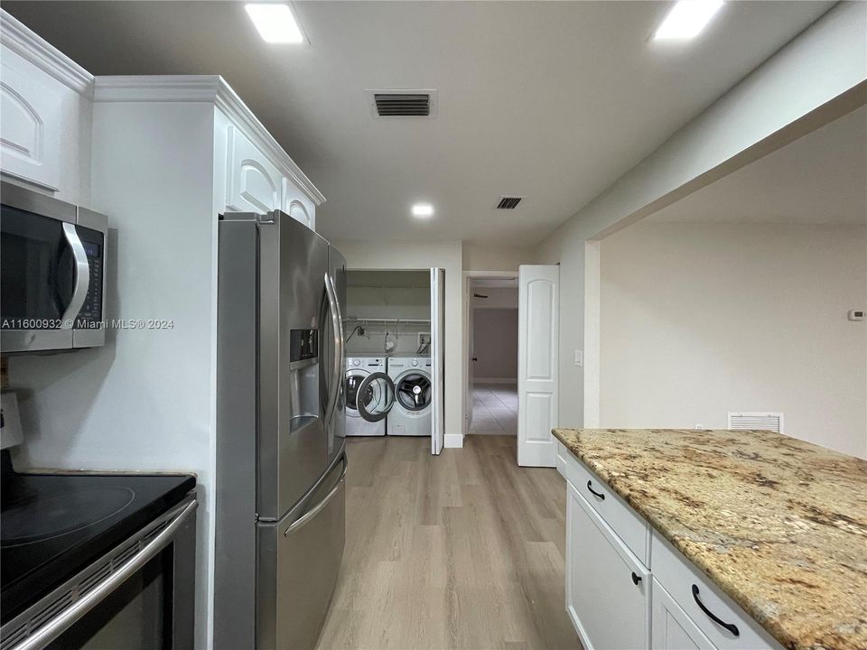 Active With Contract: $4,100 (3 beds, 2 baths, 1386 Square Feet)