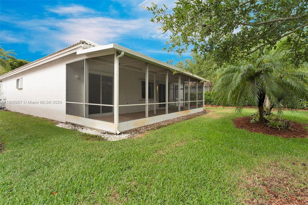 Active With Contract: $2,995 (3 beds, 2 baths, 1573 Square Feet)