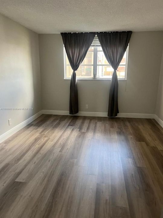 Recently Rented: $1,700 (1 beds, 1 baths, 940 Square Feet)