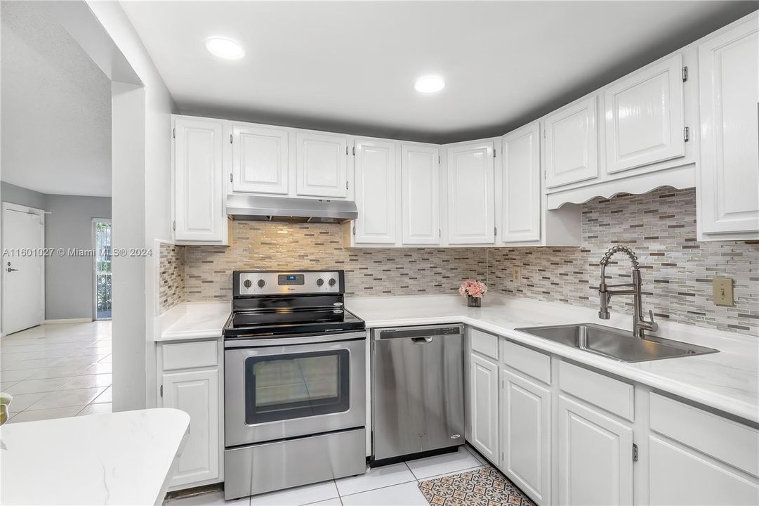 最近租的: $2,500 (2 贝兹, 2 浴室, 1200 平方英尺)