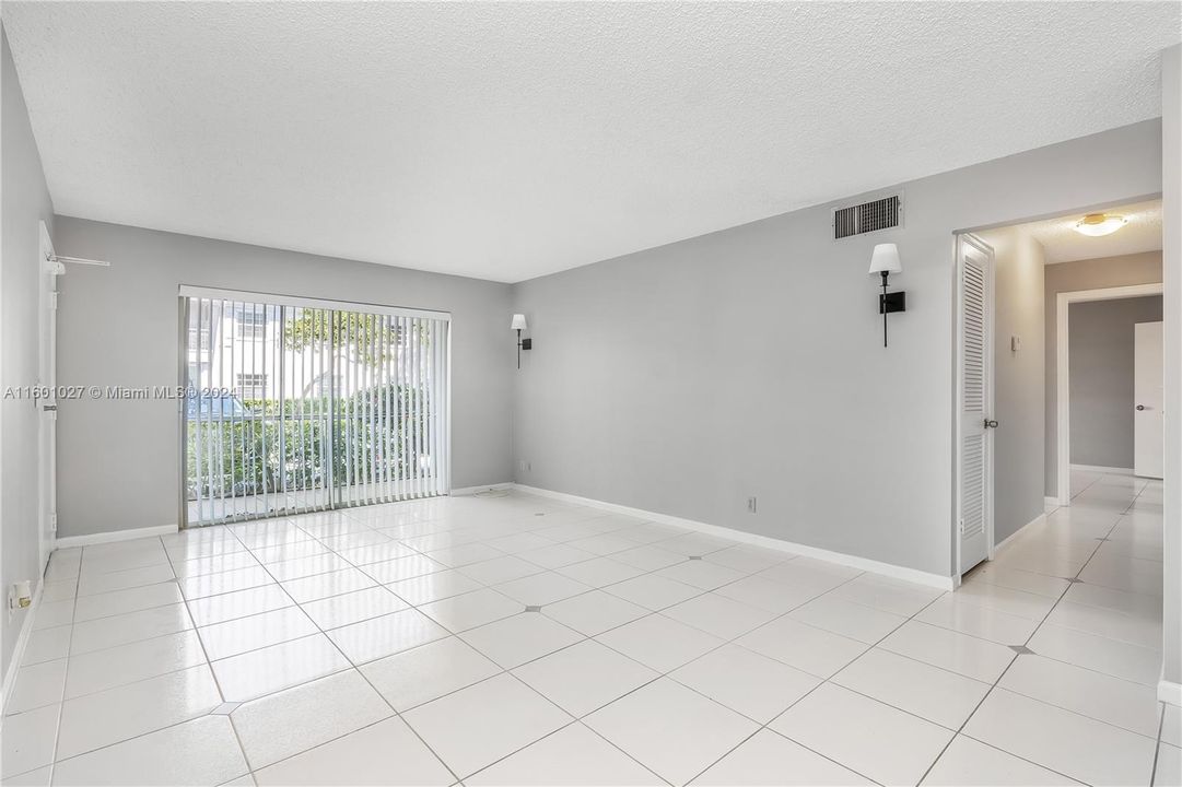Large Living Room w/new Wall Lighting