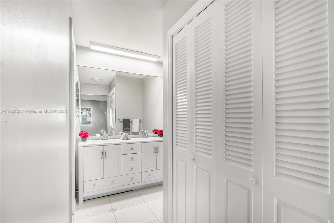 Master Bathroom & Linen Closet