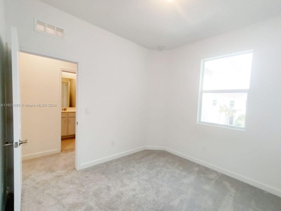 Recently Rented: $2,300 (3 beds, 2 baths, 0 Square Feet)