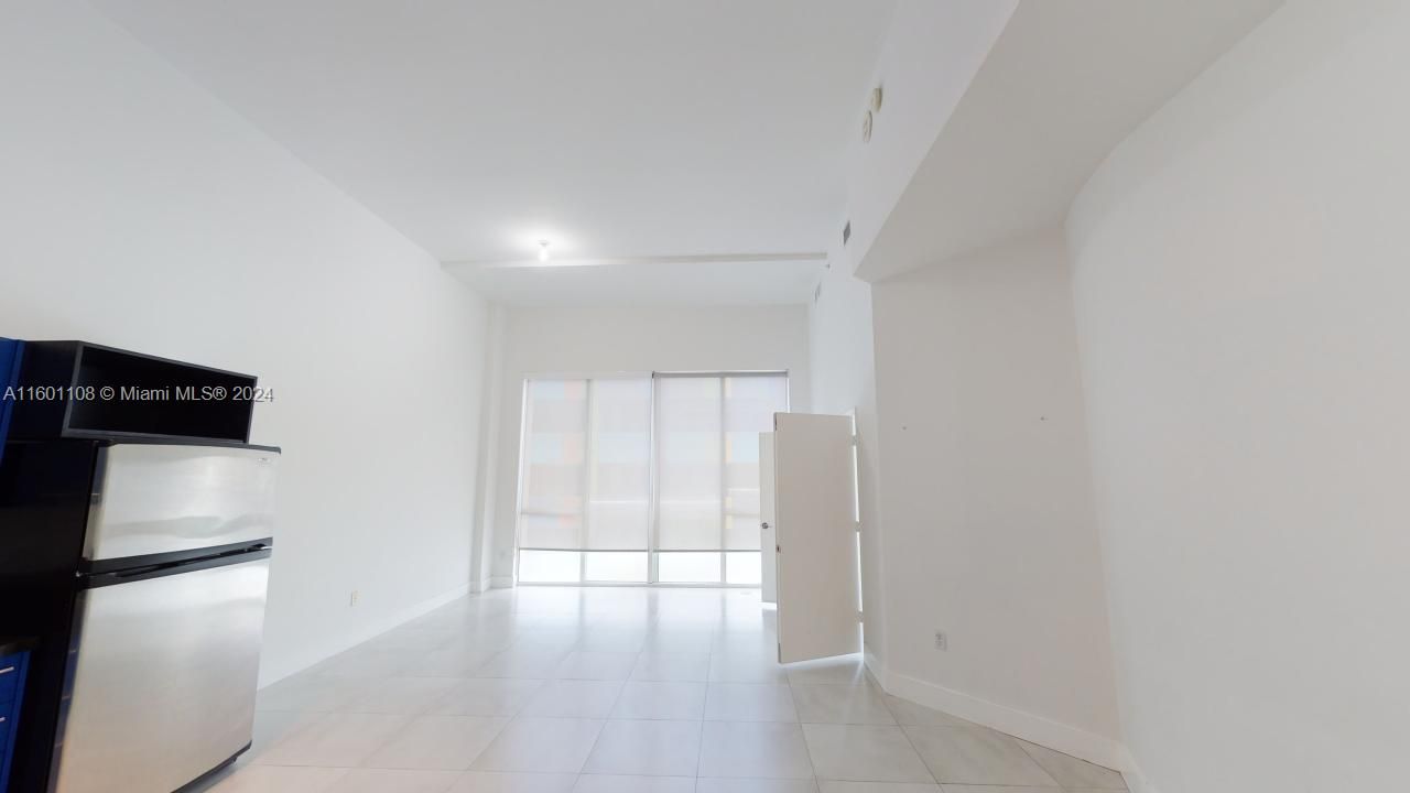 Recently Sold: $329,000 (1 beds, 1 baths, 675 Square Feet)