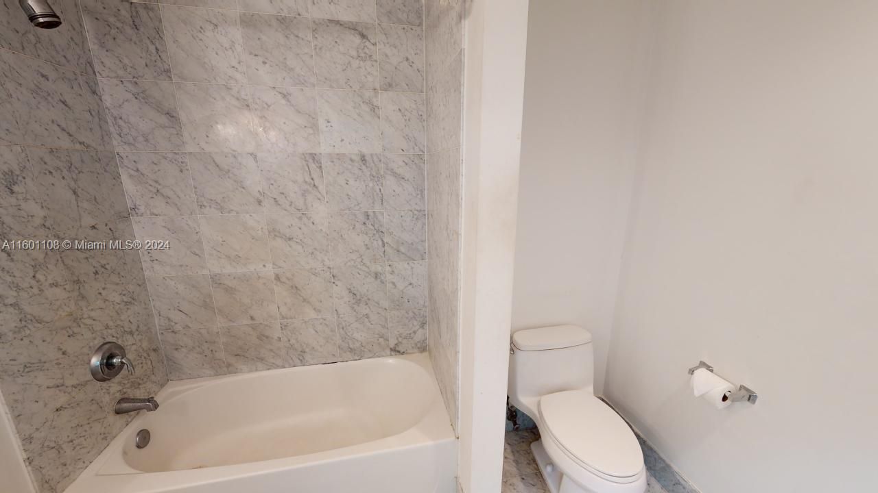 Recently Sold: $329,000 (1 beds, 1 baths, 675 Square Feet)