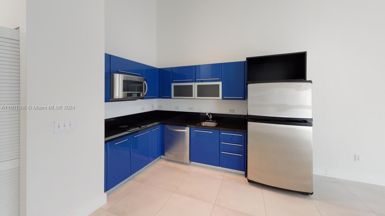 Recently Sold: $329,000 (1 beds, 1 baths, 675 Square Feet)