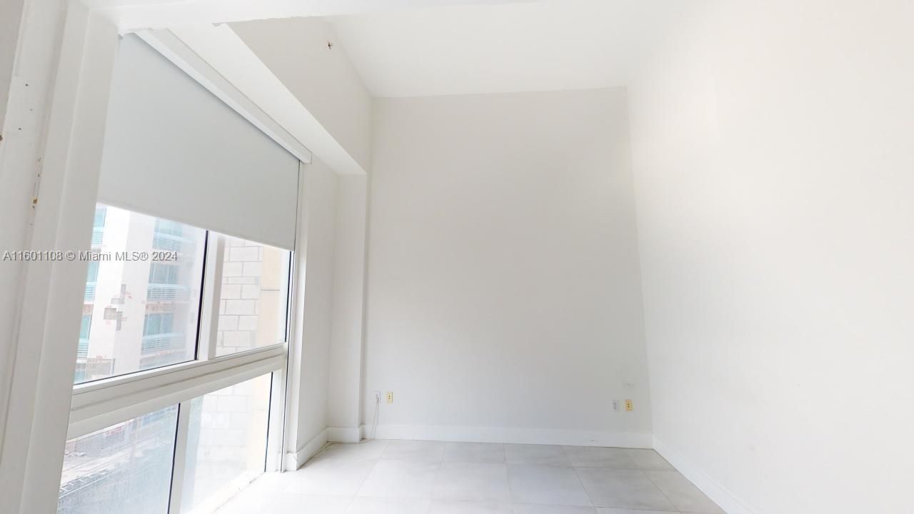 Recently Sold: $329,000 (1 beds, 1 baths, 675 Square Feet)