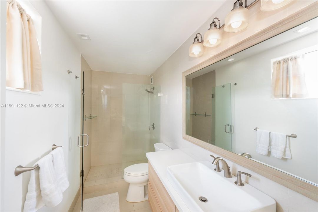 For Sale: $1,100,000 (2 beds, 2 baths, 1820 Square Feet)