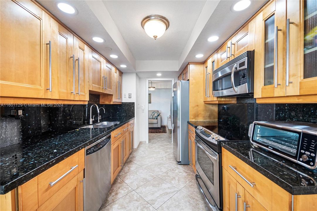 For Sale: $475,000 (1 beds, 1 baths, 1200 Square Feet)