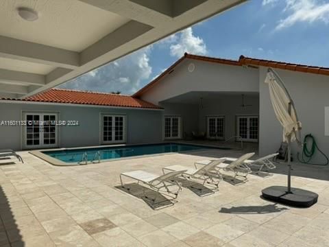 pool/patio