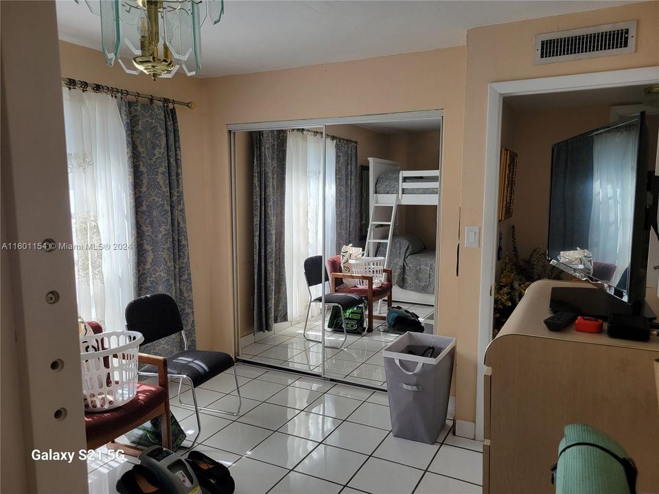 En Venta: $299,000 (2 camas, 2 baños, 955 Pies cuadrados)