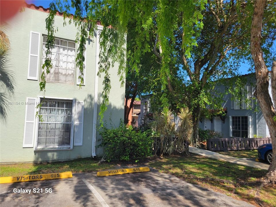 En Venta: $299,000 (2 camas, 2 baños, 955 Pies cuadrados)