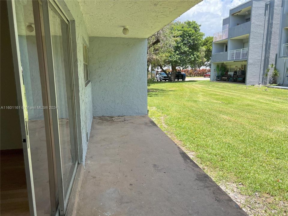 For Sale: $240,000 (1 beds, 1 baths, 1149 Square Feet)