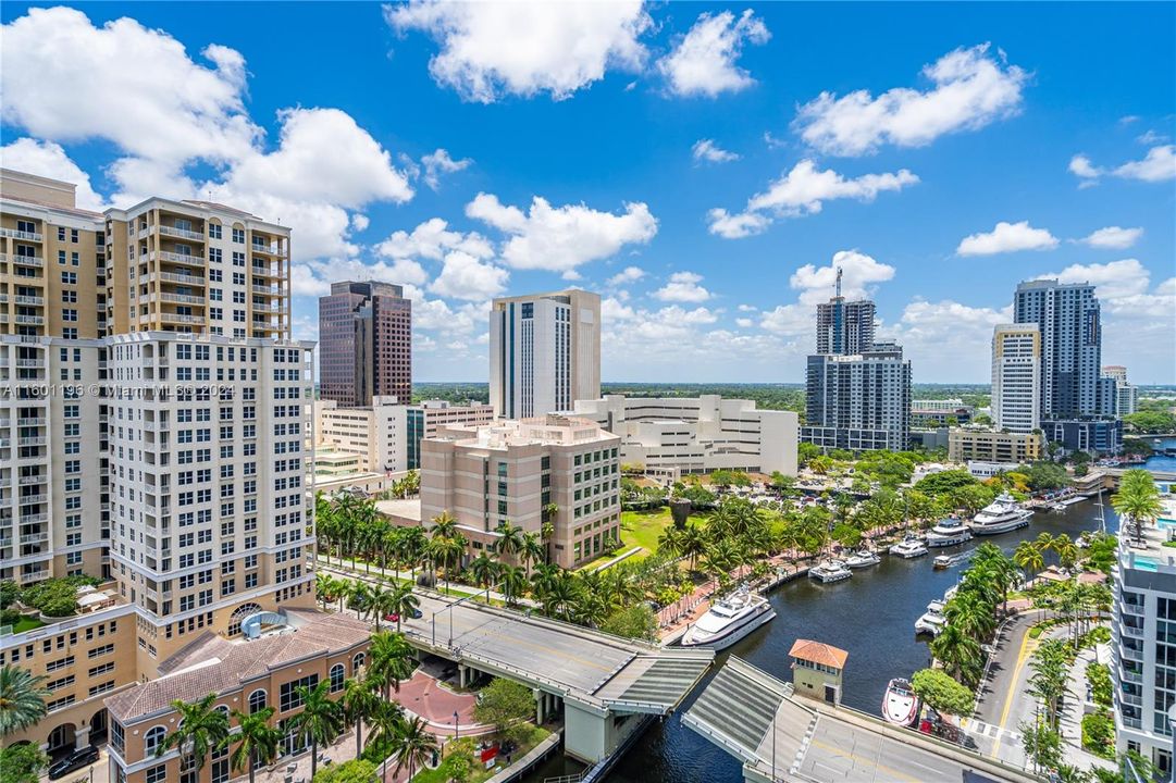 For Sale: $1,398,000 (3 beds, 2 baths, 1469 Square Feet)