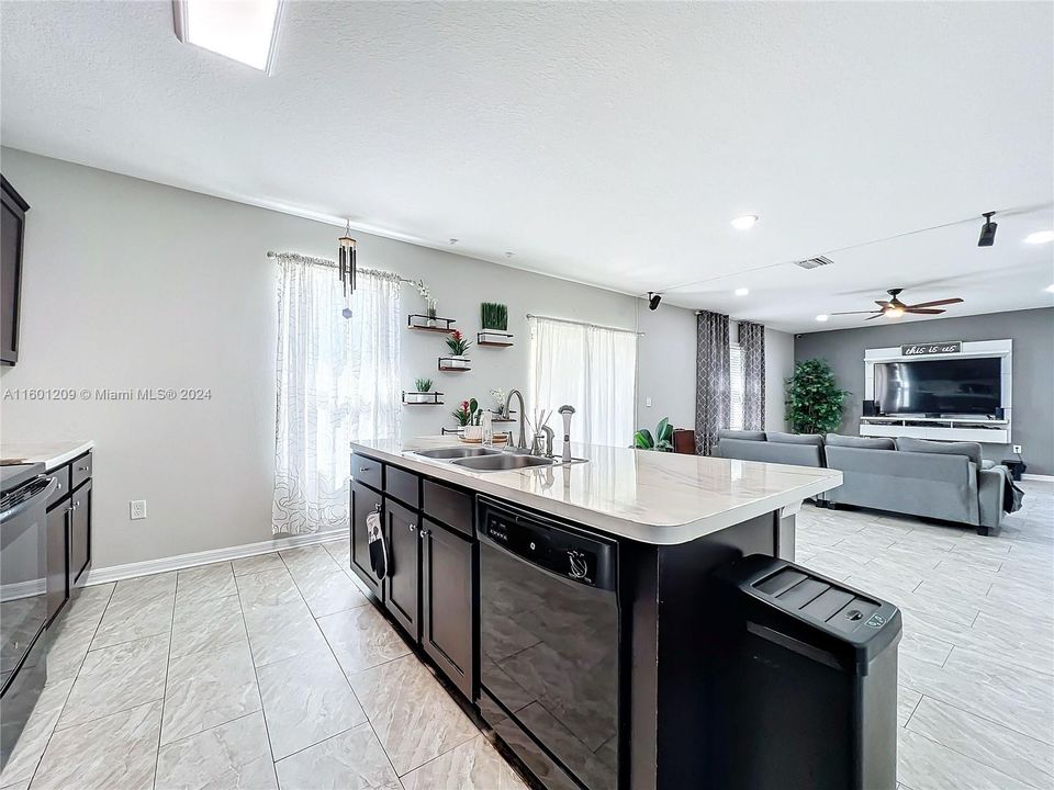 For Sale: $387,000 (4 beds, 2 baths, 2498 Square Feet)