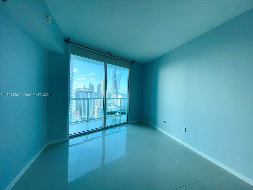 Active With Contract: $2,950 (1 beds, 1 baths, 951 Square Feet)