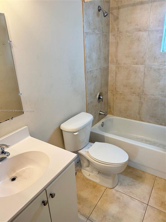 For Sale: $369,000 (2 beds, 2 baths, 1250 Square Feet)