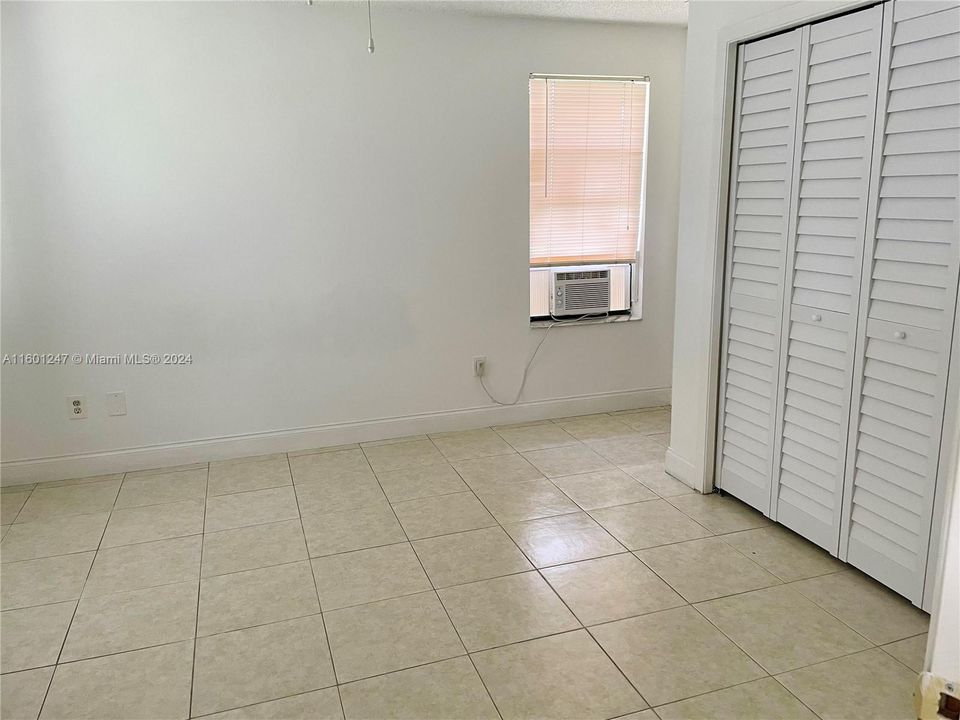 Recently Rented: $1,550 (1 beds, 1 baths, 470 Square Feet)